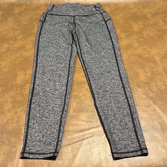 Lululemon Heather Grey Full Length Leggings - Picture 2 of 6
